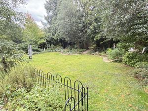 Photo 11- click for photo gallery